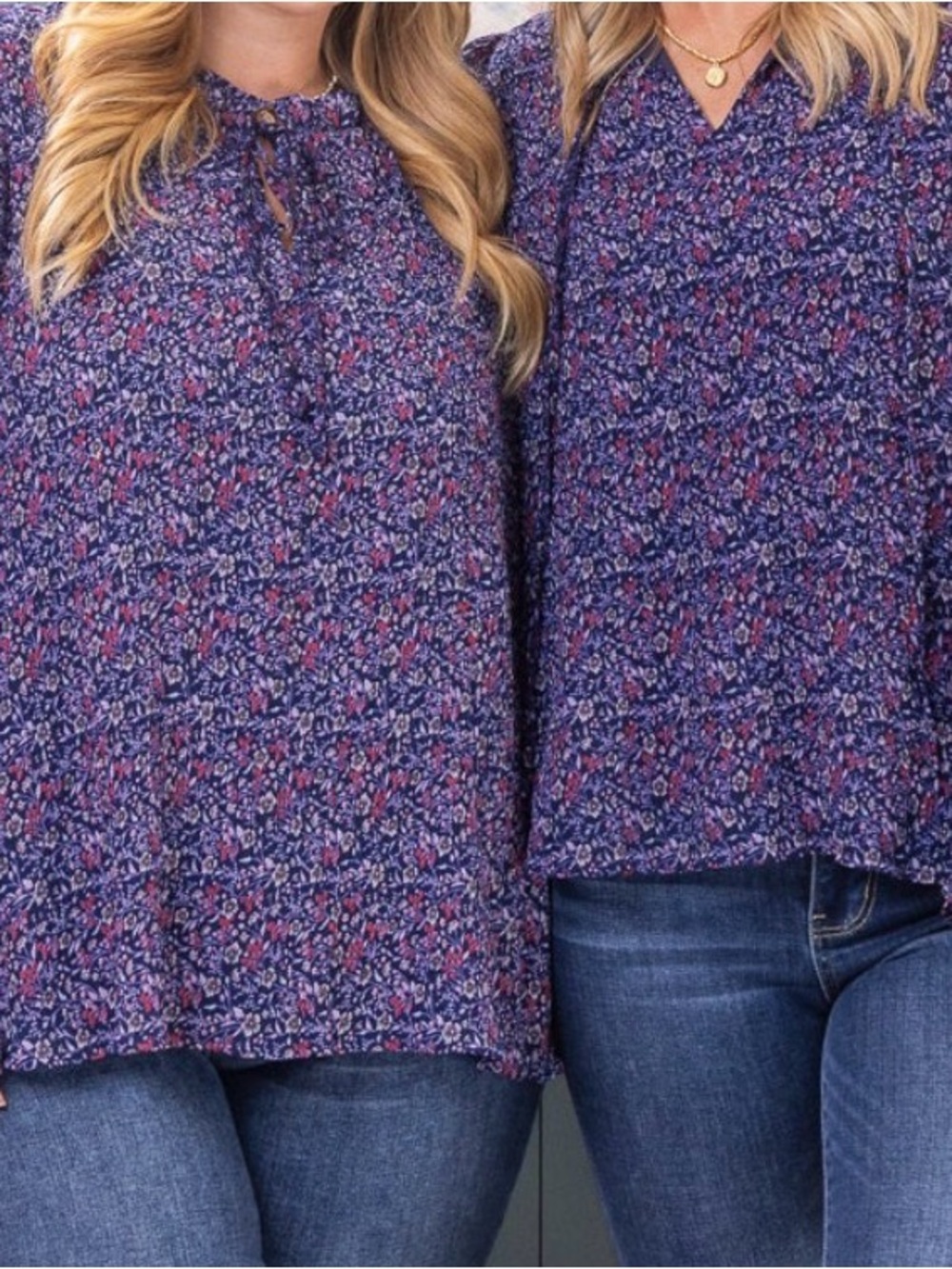 Women's Navy Floral V-Neck Long Sleeve Top. Medium. Jodifl.